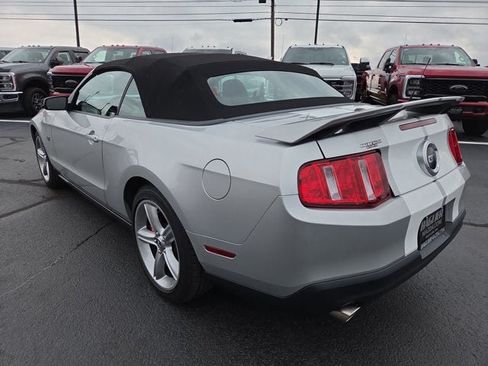 Used 2010 Ford Mustang GT Premium RWD image 4