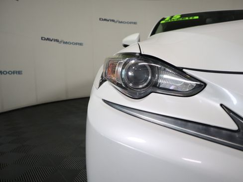 Used 2015 Lexus IS 250 RWD image 3
