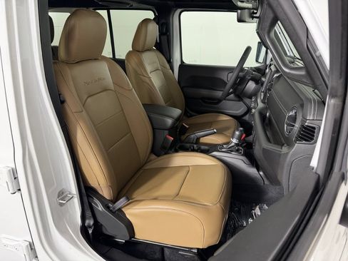 Used 2023 Jeep Wrangler Unlimited Sahara AWD/4WD image 32