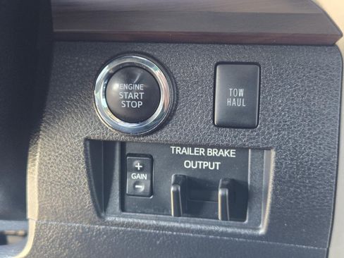 Used 2021 Toyota Tundra Limited w/ Limited Premium Package image 12