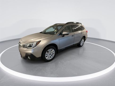 Used 2019 Subaru Outback 2.5i Premium image 4