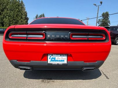 Used 2016 Dodge Challenger SXT