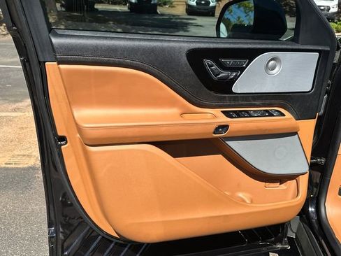 New 2025 Lincoln Aviator Black Label AWD/4WD image 11