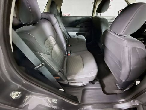 Certified 2024 Nissan Pathfinder SV image 30