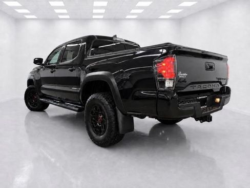 Used 2018 Toyota Tacoma TRD Pro AWD/4WD image 10