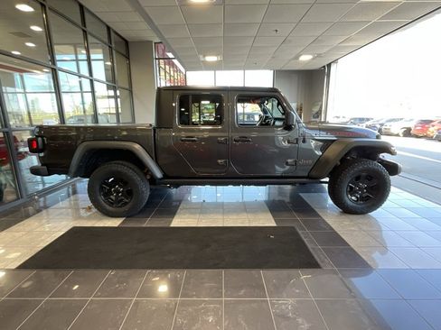 Used 2022 Jeep Gladiator Mojave w/ Cold Weather Group image 7