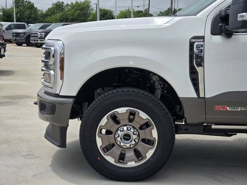 New 2026 Ford F350 King Ranch w/ FX4 Off-Road Package AWD/4WD image 9