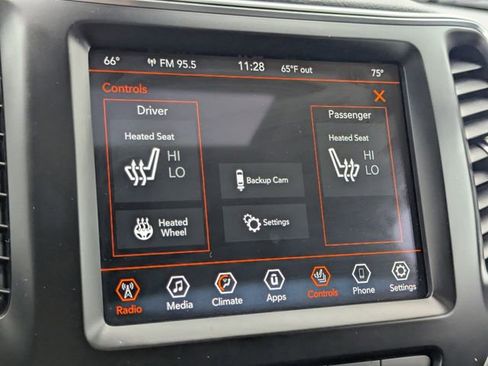 Used 2022 Jeep Cherokee Latitude Lux w/ Sun & Sound Group image 22