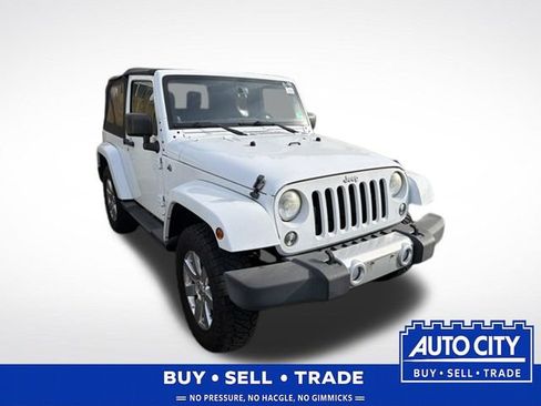 Used 2014 Jeep Wrangler Sahara w/ Connectivity Group AWD/4WD image 2
