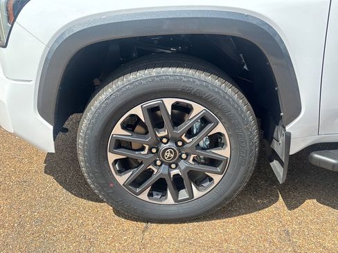 New 2026 Toyota Tundra Limited AWD/4WD image 27