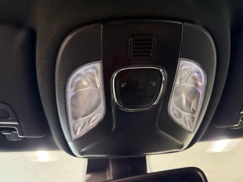 Used 2024 Jeep Compass Sport image 19