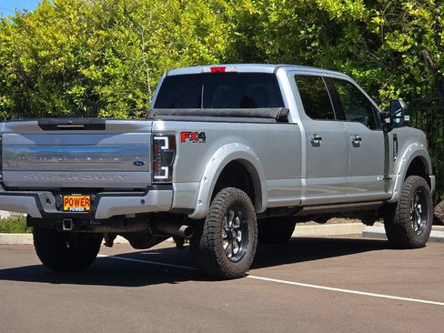 Used 2017 Ford F350 Platinum w/ Platinum Ultimate Package AWD/4WD image 4
