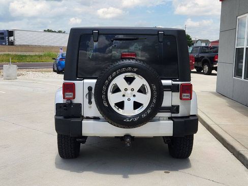 Used 2012 Jeep Wrangler Sahara w/ Dual Top Group AWD/4WD image 5