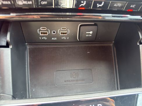 Used 2025 Jeep Grand Cherokee Altitude AWD/4WD image 19