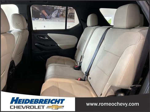 Used 2023 Chevrolet Traverse LS FWD image 12