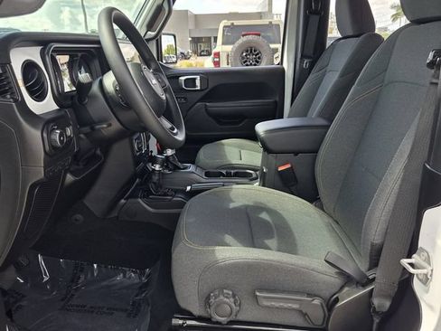 Used 2026 Jeep Wrangler Sport AWD/4WD image 15