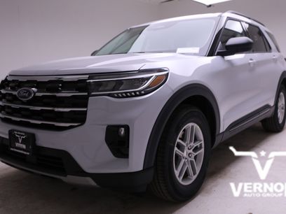 New 2026 Ford Explorer Active w/ Active Comfort Package