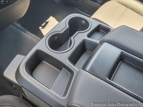 New 2026 GMC Sierra 1500 SLE image 16