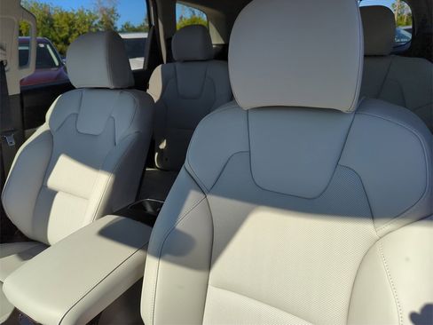 New 2025 Kia Telluride S image 22