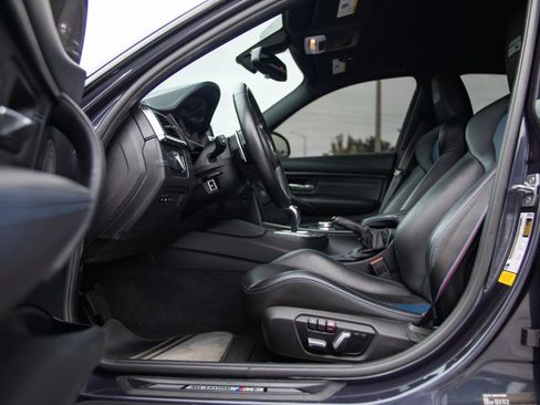 Used 2017 BMW M3 RWD image 31
