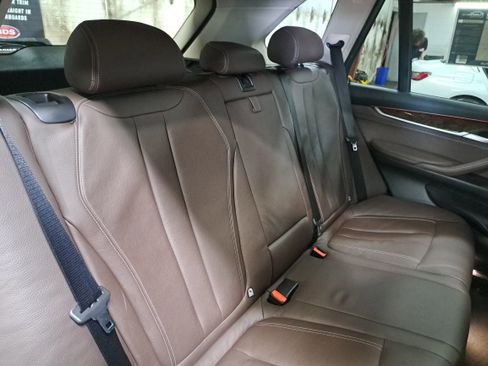 Used 2014 BMW X5 xDrive35d image 12