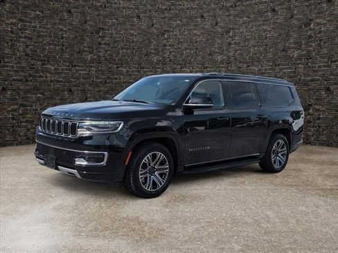 Used 2024 Jeep Wagoneer L Series II w/ Flexible Seating Group image 6