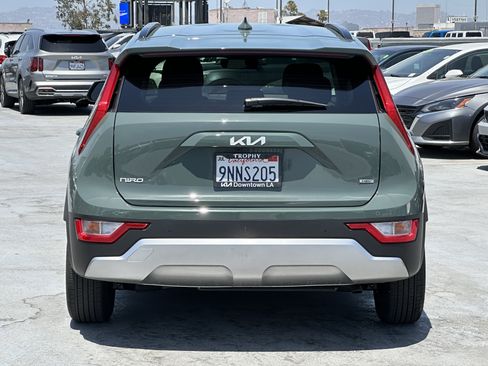 Used 2024 Kia Niro EX FWD image 6