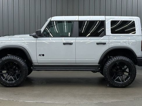 Used 2026 Ford Bronco Heritage Edition AWD/4WD image 2
