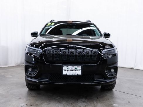 Used 2023 Jeep Cherokee Altitude Lux AWD/4WD image 2