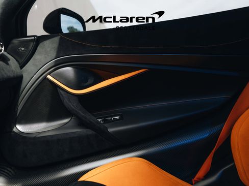 Used 2024 McLaren 750S Spider image 31