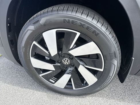 New 2026 Volkswagen Atlas Cross Sport SE AWD/4WD image 8