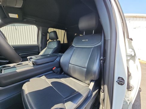 Used 2025 Ford Expedition Max Platinum w/ Stealth Performance Package AWD/4WD image 22