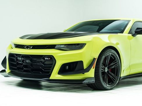 Used 2021 Chevrolet Camaro ZL1 RWD image 10