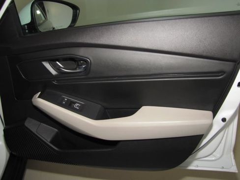 Used 2023 Honda Accord EX image 21