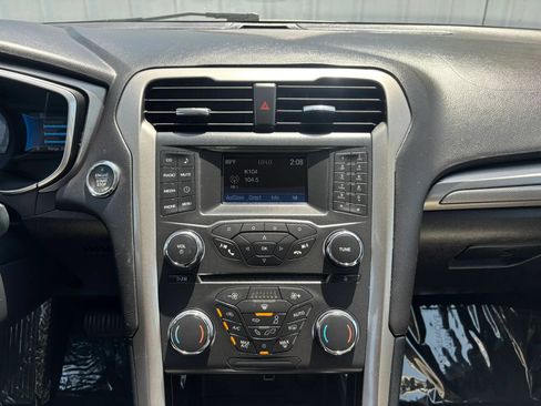 Used 2018 Ford Fusion S FWD image 27