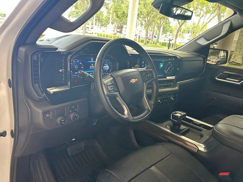 Used 2023 Chevrolet Silverado 1500 LT RWD image 7