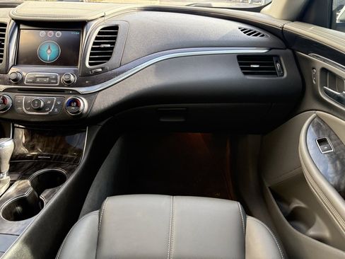 Used 2015 Chevrolet Impala LT w/ Convenience Package image 8