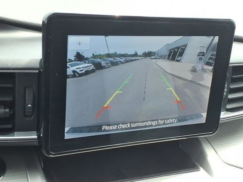 Used 2022 Ford Explorer XLT w/ Equipment Group 202A AWD/4WD image 20