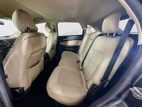 Used 2017 Ford Edge SE FWD image 27