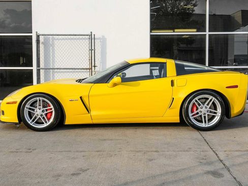 Used 2006 Chevrolet Corvette Z06 w/ Preferred Equipment Group image 11