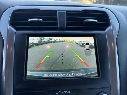 Used 2020 Ford Fusion SE image 13
