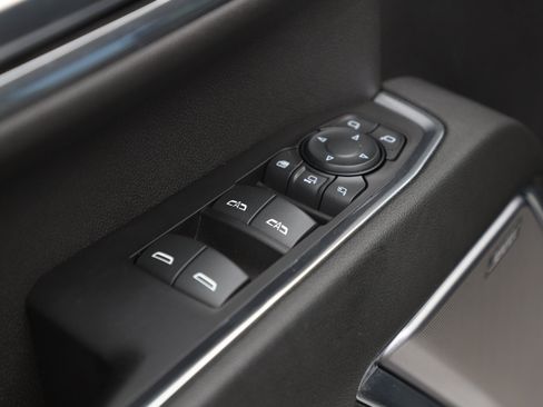 Used 2024 Chevrolet Silverado 3500 High Country w/ High Country Premium Package AWD/4WD image 23