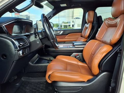Certified 2021 Lincoln Navigator Reserve RWD image 4