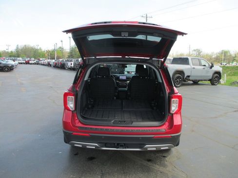 Used 2023 Ford Explorer XLT w/ Equipment Group 202A image 7