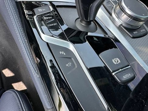 Used 2020 BMW M550i xDrive AWD/4WD image 21