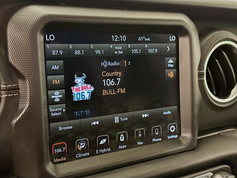 Used 2023 Jeep Wrangler Sahara w/ Cold Weather Group image 21