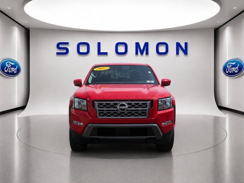Used 2022 Nissan Frontier SV AWD/4WD image 2