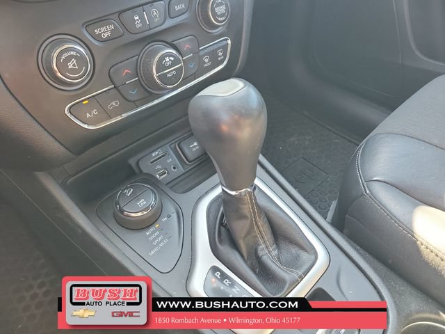 Used 2018 Jeep Cherokee Latitude Plus w/ Comfort/Convenience Group AWD/4WD image 31