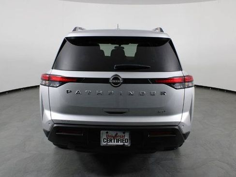 Certified 2024 Nissan Pathfinder SV FWD image 11