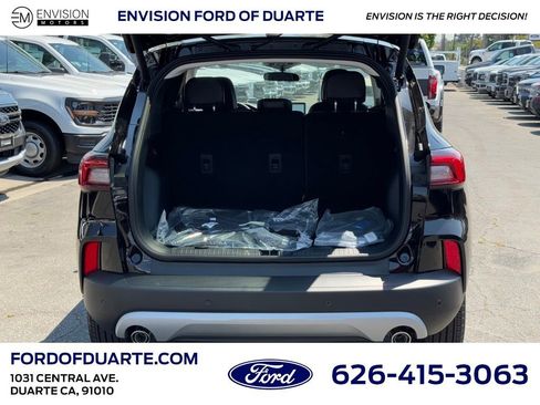 New 2025 Ford Escape SE image 13